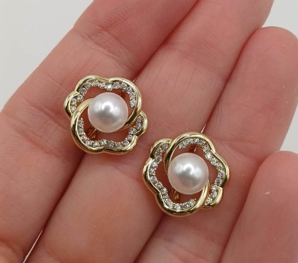 14 k színű gyöngy elegancia