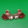 Rozsdamentes acél fülbevaló, 21×22 mm, három különböző színű üvegkővel