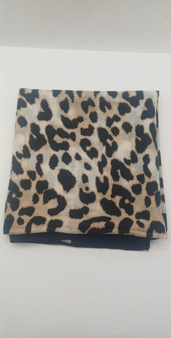 65×65 cm-es világosbarna leopárdmintás téli sál