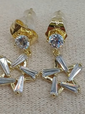 14 k színű csillagos fülbevaló